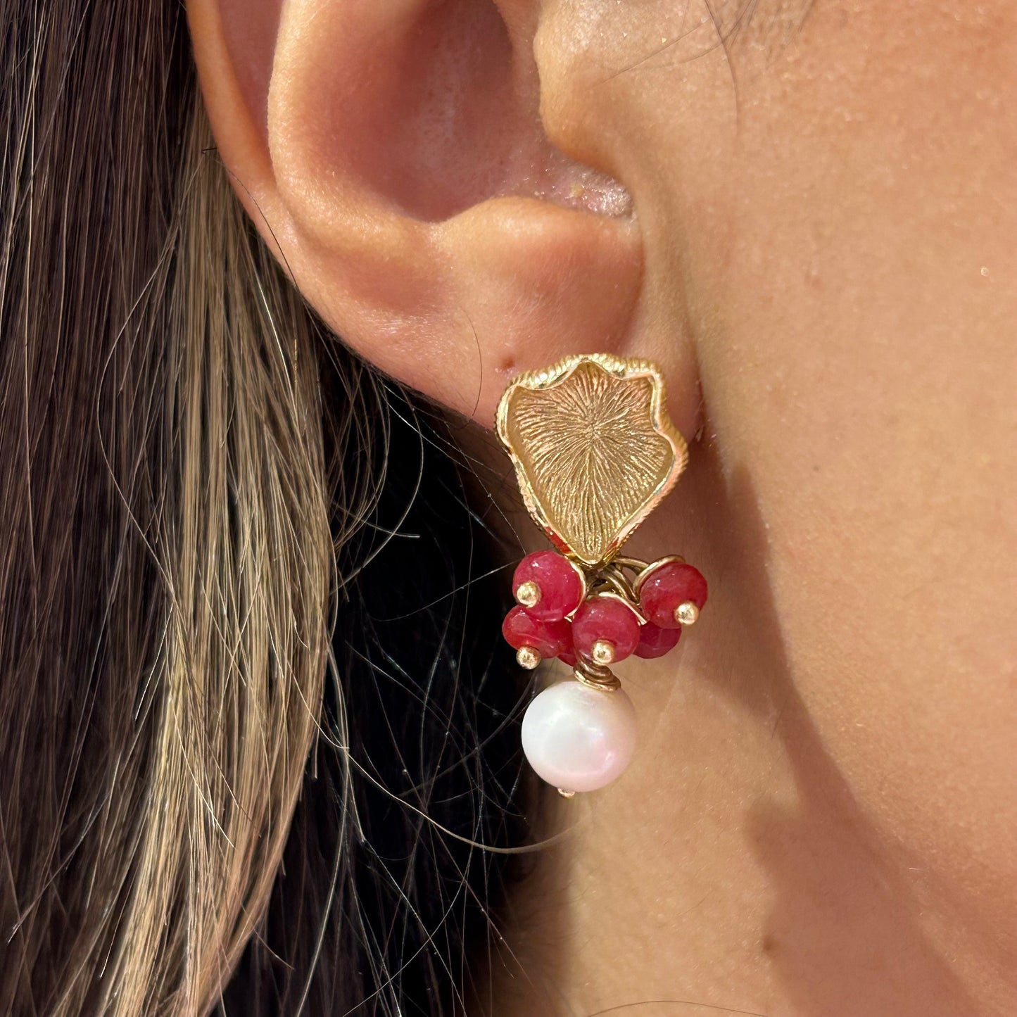Red Stones Pearl Earring